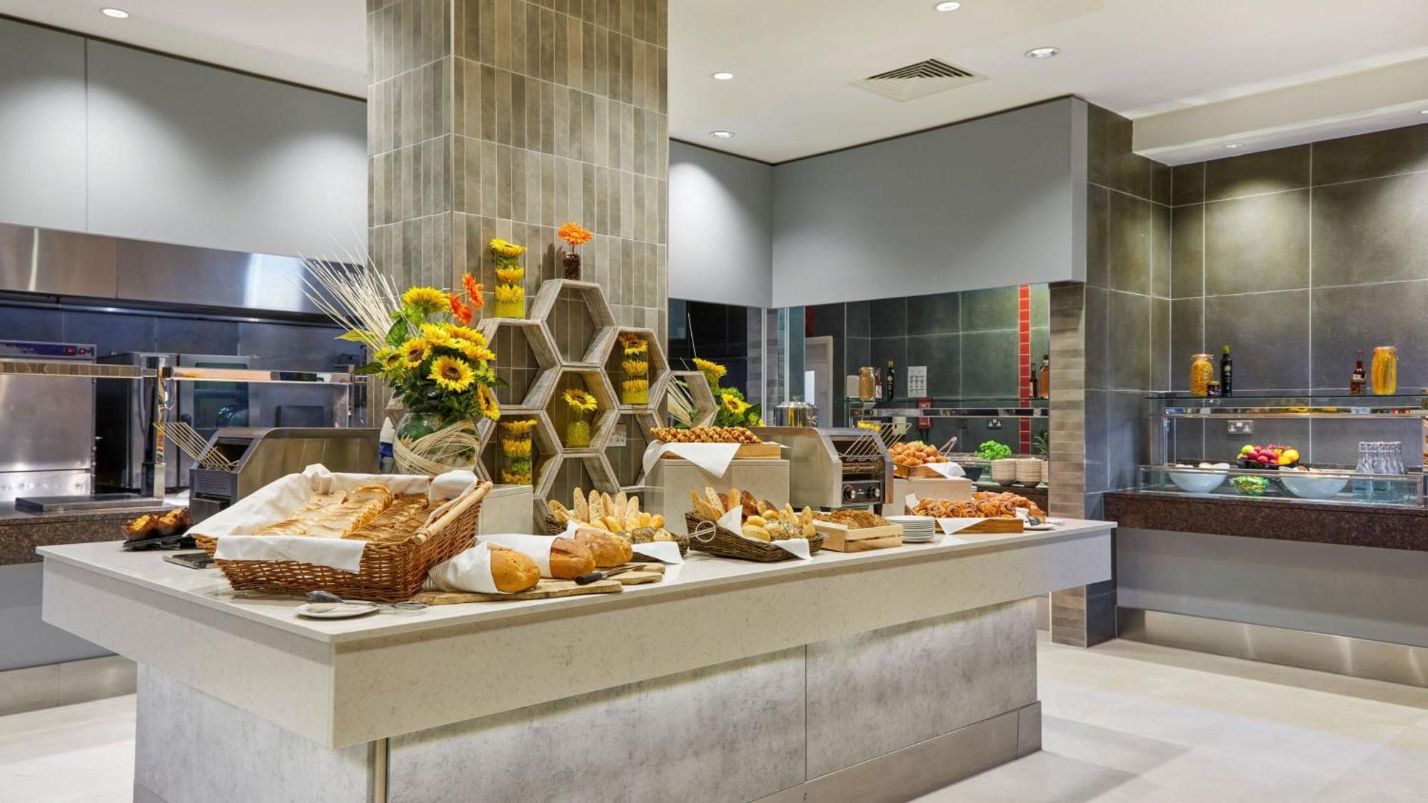 Crowne Plaza Dublin Blanchardstown By Ihg Hotel Kültér fotó
